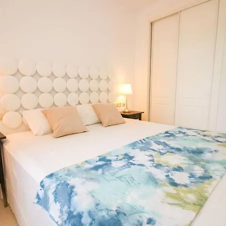 Lovely 2 Bedroom Near Golf Lagos Elviria Apartment