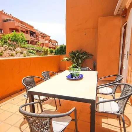 Lovely 2 Bedroom Near Golf Lagos Elviria Apartment